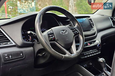 Внедорожник / Кроссовер Hyundai Tucson 2016 в 
