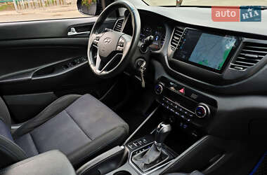 Внедорожник / Кроссовер Hyundai Tucson 2016 в 