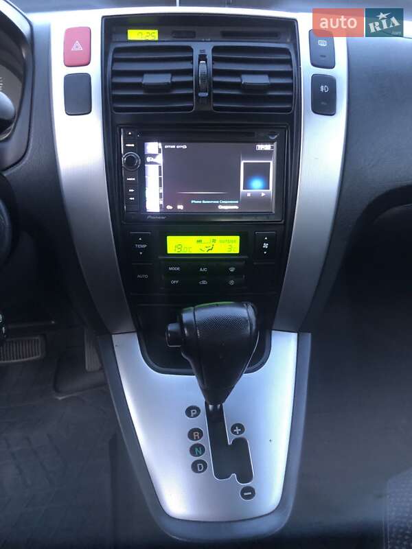 Позашляховик / Кросовер Hyundai Tucson 2008 в Києві