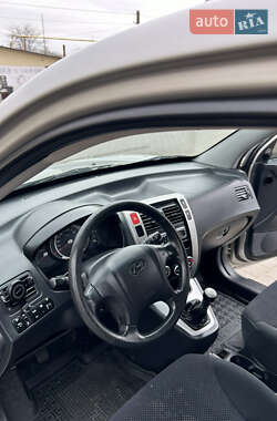 Позашляховик / Кросовер Hyundai Tucson 2006 в 