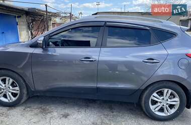 Внедорожник / Кроссовер Hyundai Tucson 2011 в 