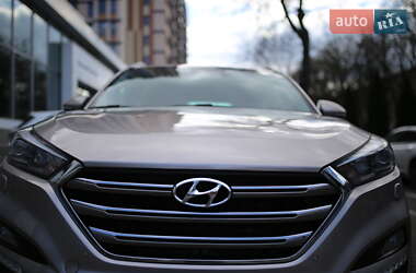 Внедорожник / Кроссовер Hyundai Tucson 2017 в 