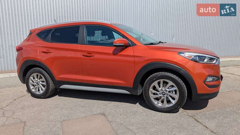 Позашляховик / Кросовер Hyundai Tucson 2016 в Харкові
