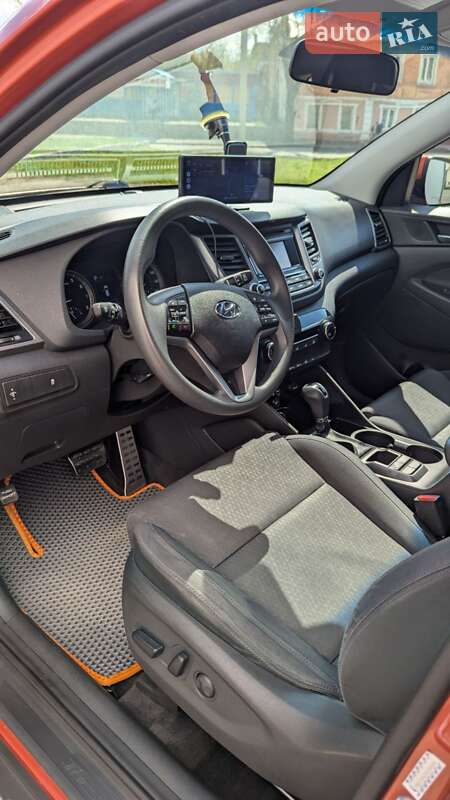 Позашляховик / Кросовер Hyundai Tucson 2016 в Харкові