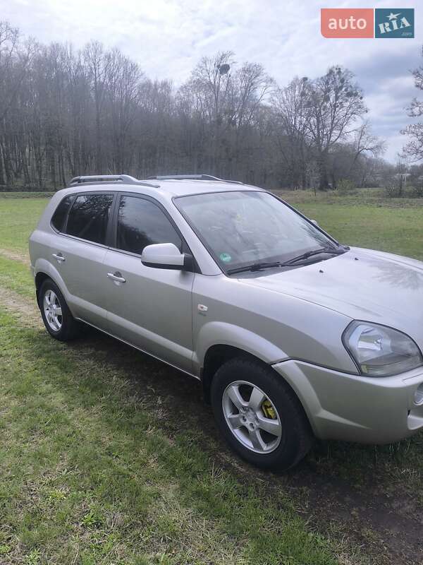 Позашляховик / Кросовер Hyundai Tucson 2006 в Лохвиці фото 11 Позашляховик / Кросовер Hyundai Tucson 2006 в Лохвиці