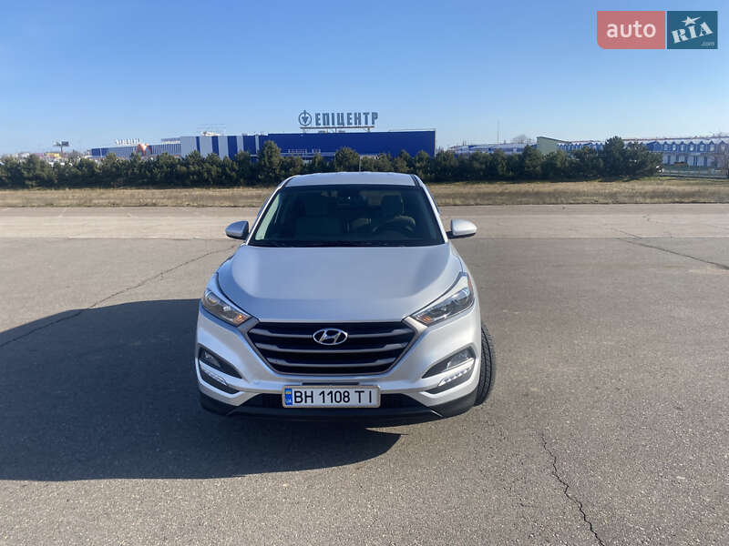 Позашляховик / Кросовер Hyundai Tucson 2016 в Одесі