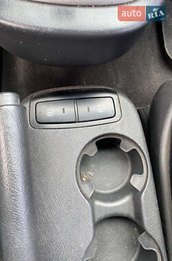 Внедорожник / Кроссовер Hyundai Tucson 2010 в 