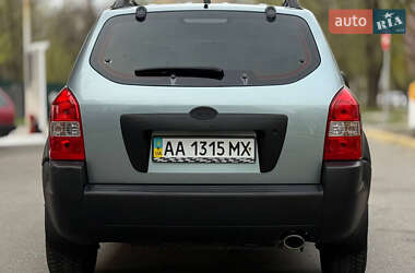 Внедорожник / Кроссовер Hyundai Tucson 2006 в 