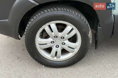 Внедорожник / Кроссовер Hyundai Tucson 2006 в 