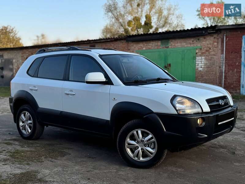 Позашляховик / Кросовер Hyundai Tucson 2012 в 