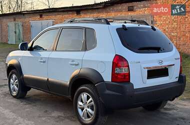 Позашляховик / Кросовер Hyundai Tucson 2012 в 