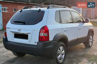 Позашляховик / Кросовер Hyundai Tucson 2012 в 