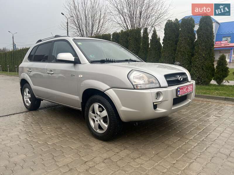 Внедорожник / Кроссовер Hyundai Tucson 2006 в 