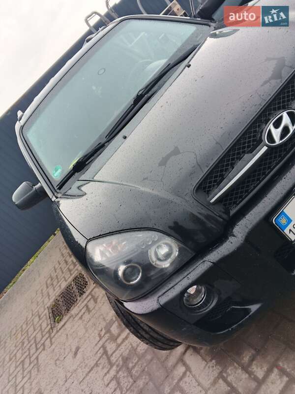 Внедорожник / Кроссовер Hyundai Tucson 2006 в 