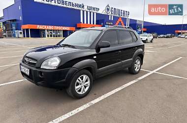 Внедорожник / Кроссовер Hyundai Tucson 2009 в 