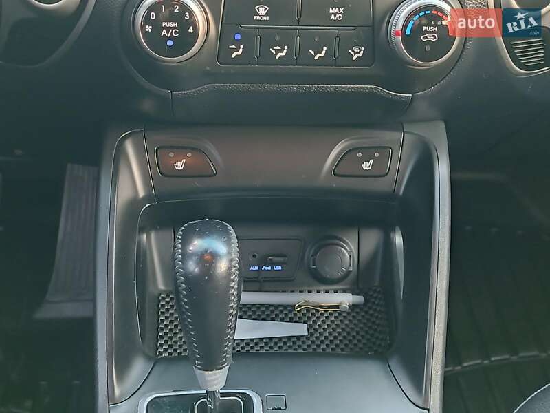 Внедорожник / Кроссовер Hyundai Tucson 2010 в Харькове