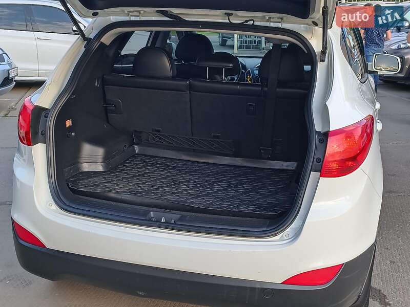 Внедорожник / Кроссовер Hyundai Tucson 2010 в Харькове