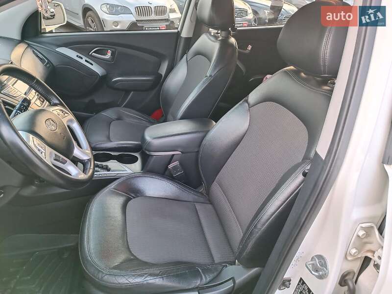 Внедорожник / Кроссовер Hyundai Tucson 2010 в Харькове