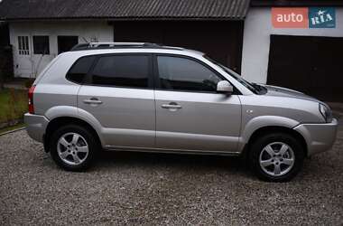 Внедорожник / Кроссовер Hyundai Tucson 2009 в 
