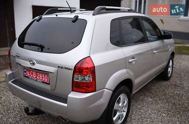 Внедорожник / Кроссовер Hyundai Tucson 2009 в 