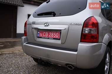 Внедорожник / Кроссовер Hyundai Tucson 2009 в 