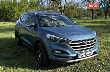 Внедорожник / Кроссовер Hyundai Tucson 2015 в 
