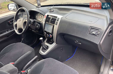 Позашляховик / Кросовер Hyundai Tucson 2006 в 