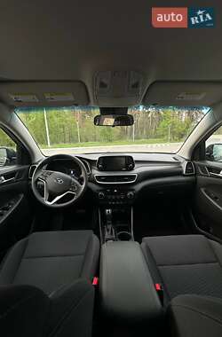 Внедорожник / Кроссовер Hyundai Tucson 2021 в 