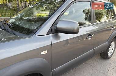 Внедорожник / Кроссовер Hyundai Tucson 2012 в 