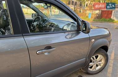 Внедорожник / Кроссовер Hyundai Tucson 2012 в 