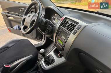 Внедорожник / Кроссовер Hyundai Tucson 2012 в 