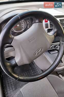Позашляховик / Кросовер Hyundai Tucson 2007 в 