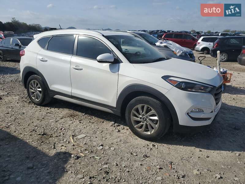 Позашляховик / Кросовер Hyundai Tucson 2017 в Чернівцях