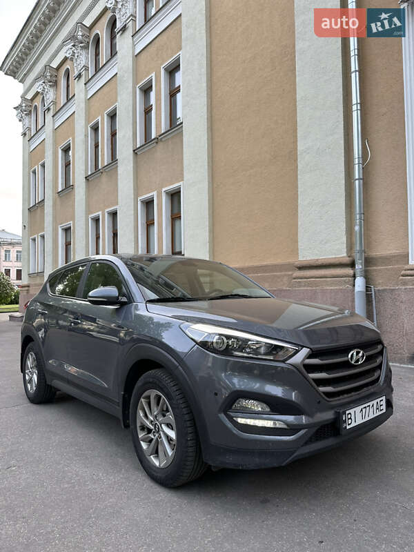 Внедорожник / Кроссовер Hyundai Tucson 2016 в 