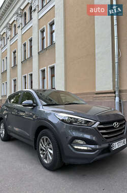 Внедорожник / Кроссовер Hyundai Tucson 2016 в 