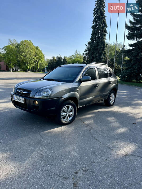Внедорожник / Кроссовер Hyundai Tucson 2011 в Лозовой