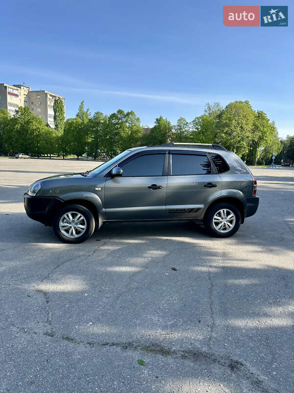 Внедорожник / Кроссовер Hyundai Tucson 2011 в Лозовой