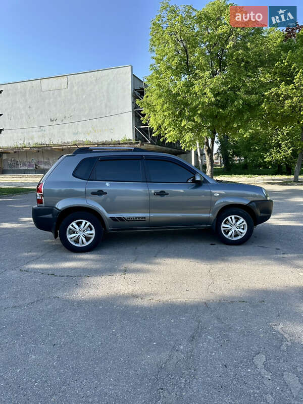 Внедорожник / Кроссовер Hyundai Tucson 2011 в Лозовой