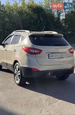 Внедорожник / Кроссовер Hyundai Tucson 2013 в 