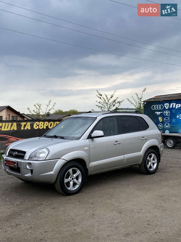 Внедорожник / Кроссовер Hyundai Tucson 2006 в 