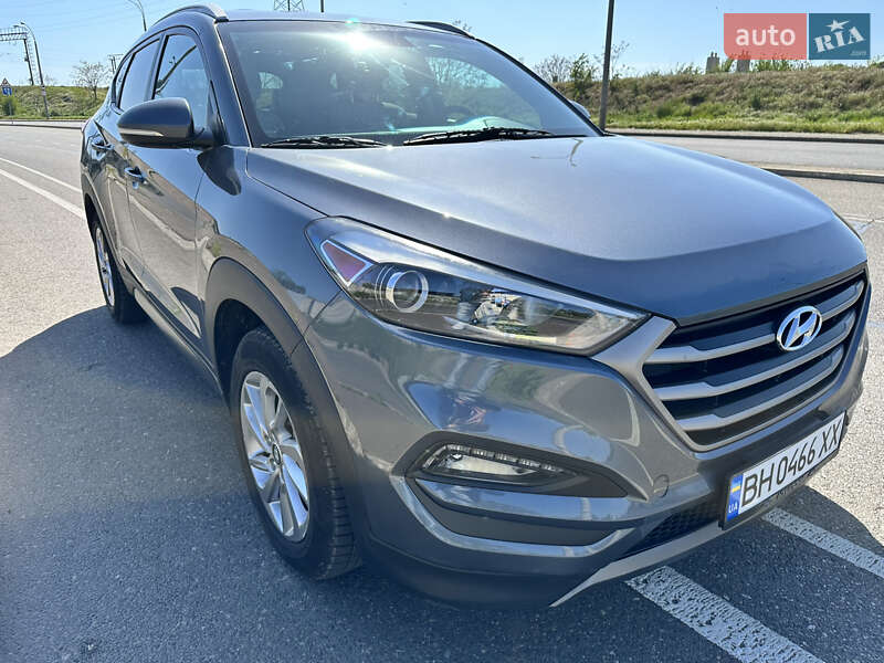 Позашляховик / Кросовер Hyundai Tucson 2016 в 