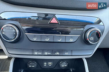 Позашляховик / Кросовер Hyundai Tucson 2016 в 