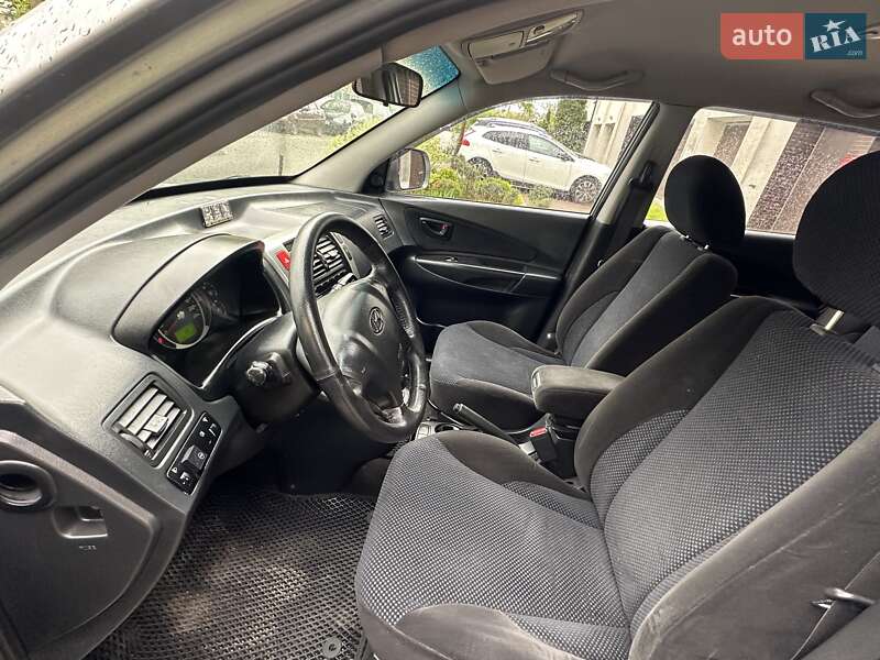 Позашляховик / Кросовер Hyundai Tucson 2012 в Києві