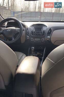 Внедорожник / Кроссовер Hyundai Tucson 2014 в 