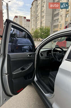 Внедорожник / Кроссовер Hyundai Tucson 2017 в 