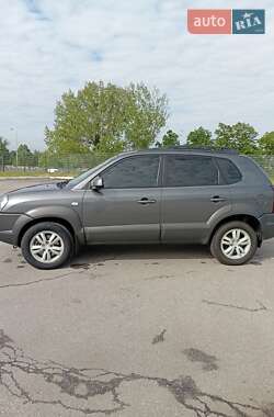 Внедорожник / Кроссовер Hyundai Tucson 2009 в 