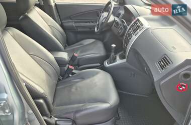 Внедорожник / Кроссовер Hyundai Tucson 2006 в 