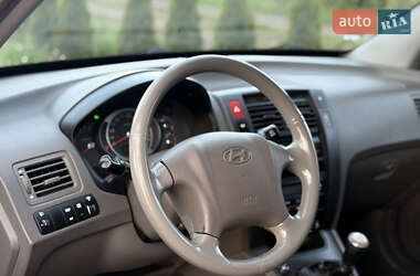 Внедорожник / Кроссовер Hyundai Tucson 2006 в 
