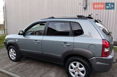 Внедорожник / Кроссовер Hyundai Tucson 2005 в 