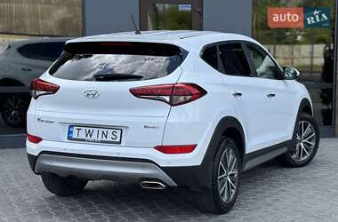 Внедорожник / Кроссовер Hyundai Tucson 2017 в 